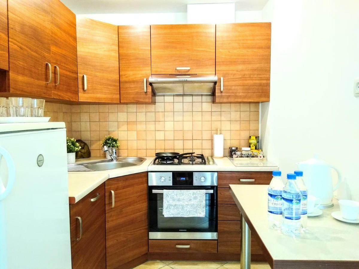 Chill & Explore By Cooee Apartments Varşovia Exterior foto