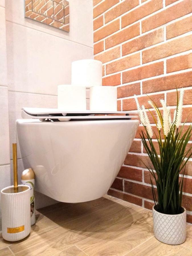 Chill & Explore By Cooee Apartments Varşovia Exterior foto