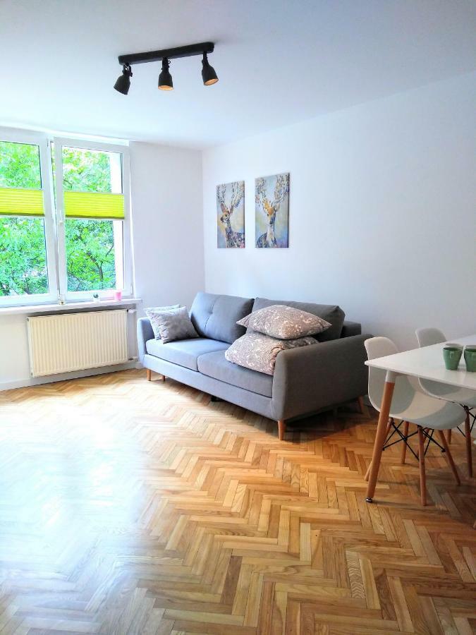Chill & Explore By Cooee Apartments Varşovia Exterior foto