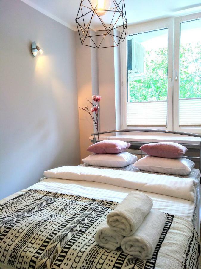 Chill & Explore By Cooee Apartments Varşovia Exterior foto