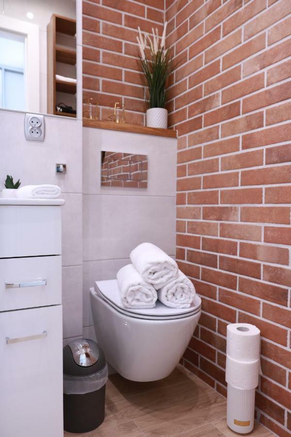 Chill & Explore By Cooee Apartments Varşovia Exterior foto