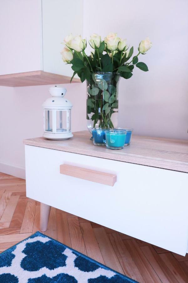 Chill & Explore By Cooee Apartments Varşovia Exterior foto